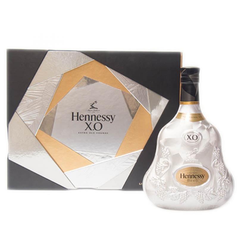 Хеннесси 0.7 оригинал. Хеннесси Хо 0.7. Hennessy XO 0.7. Hennessy XO Extra old Cognac 0.7 в подарочной упаковке. Hennessy XO Limited Edition 0.7 с бокалами.