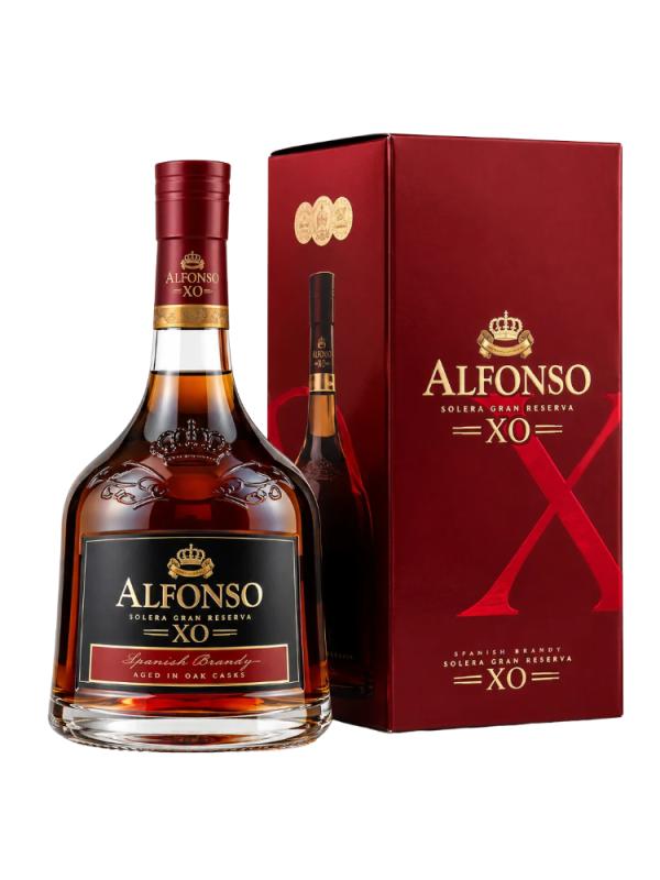 Szlachetna hiszpańska brandy leżakowana w dębowych beczkach. Suszone owoce, maślane toffi, wanilia, karmel i czekolada. (1)