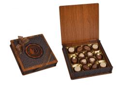 Czekoladki pralinki Bolci Wood & Leather Bronze Box 170g